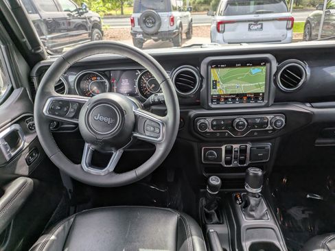 Used 2023 Jeep Wrangler Unlimited Sahara AWD/4WD image 28