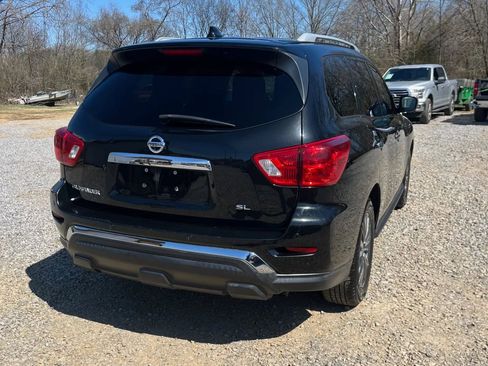 Used 2019 Nissan Pathfinder SL image 3