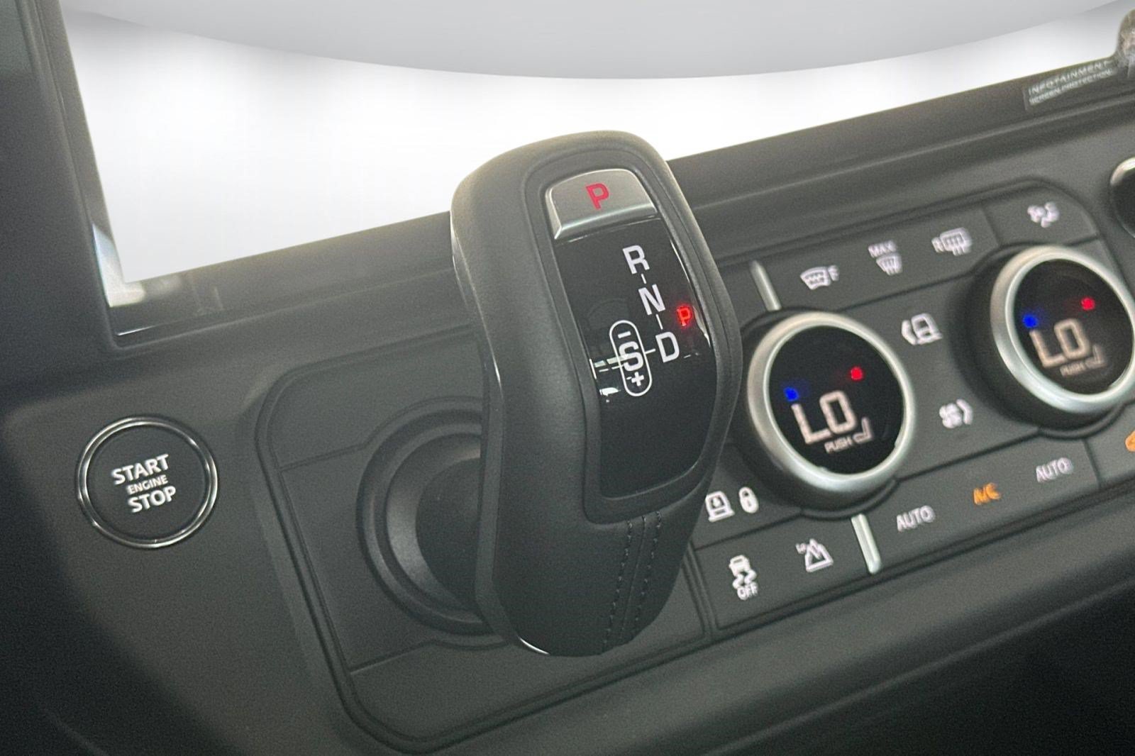 New 2026 Land Rover Defender 110 Trophy Edition AWD/4WD image 19