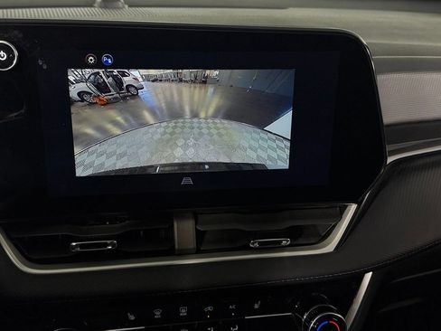 Used 2025 Chevrolet Equinox LT FWD image 18