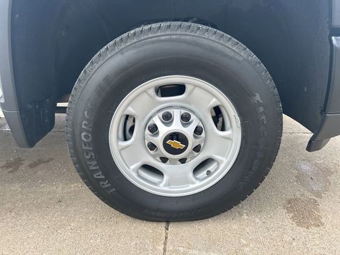 Used 2025 Chevrolet Silverado 2500 W/T image 33