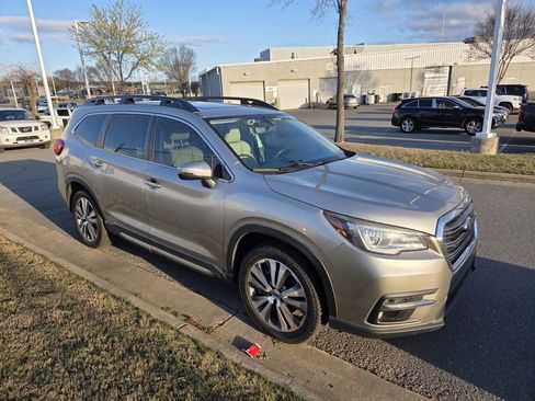 Used 2019 Subaru Ascent Limited image 2