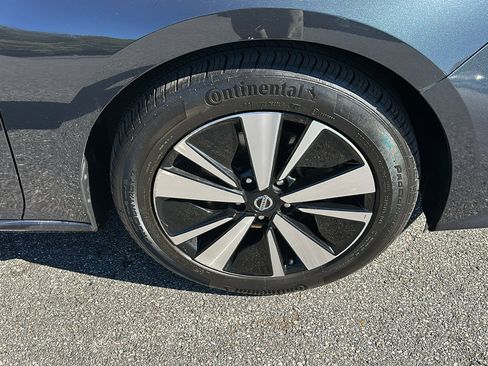 Certified 2022 Nissan Altima 2.5 SV image 9