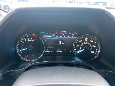 Used 2018 Ford F150 Platinum w/ Equipment Group 701A Luxury AWD/4WD image 9