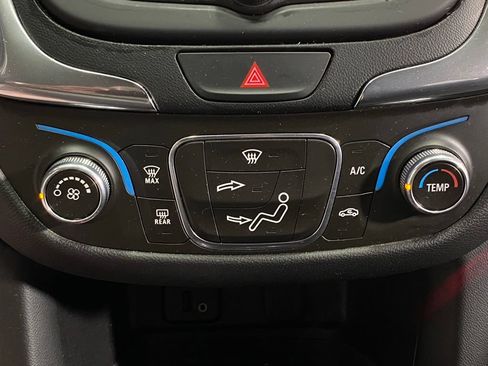 Used 2018 Chevrolet Equinox LT AWD/4WD image 24