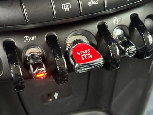 Used 2019 MINI Cooper 2-Door Hardtop image 22