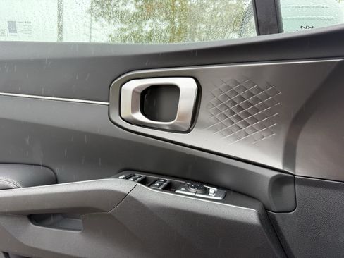 New 2025 Kia Sorento S image 23