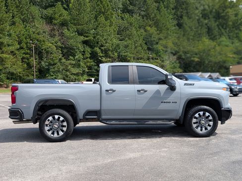 Used 2024 Chevrolet Silverado 2500 Custom w/ Custom Value Package AWD/4WD image 10