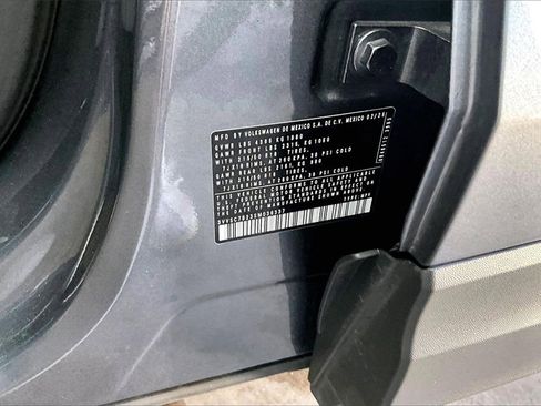 Certified 2025 Volkswagen Taos SE image 30