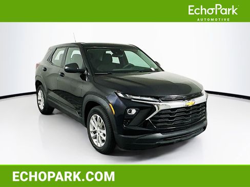 Used 2024 Chevrolet TrailBlazer LS FWD image 1