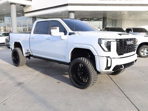 Used 2026 GMC Sierra 3500 Denali Ultimate image 8