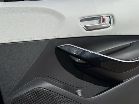 Used 2022 Toyota Corolla XSE image 28