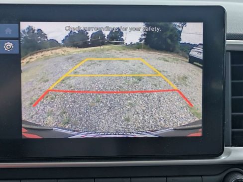 Used 2025 Hyundai Venue SEL FWD image 22