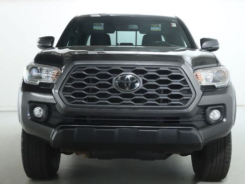 Certified 2023 Toyota Tacoma TRD Off-Road AWD/4WD image 5