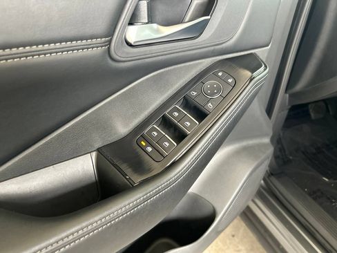 Used 2026 Nissan Rogue SL FWD image 38