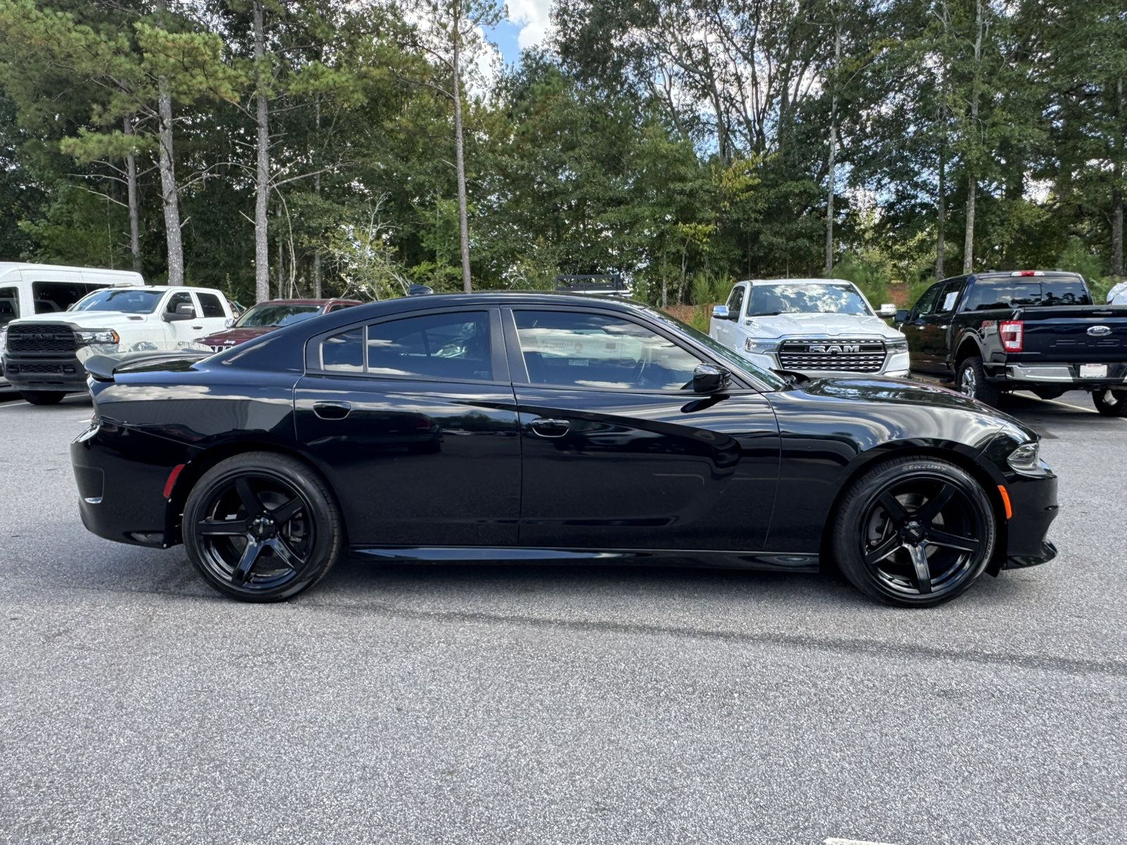 Used 2020 Dodge Charger GT w/ Blacktop Package RWD image 4