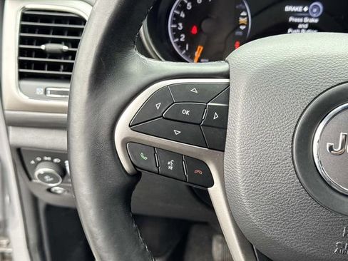 Used 2020 Jeep Grand Cherokee Altitude image 25