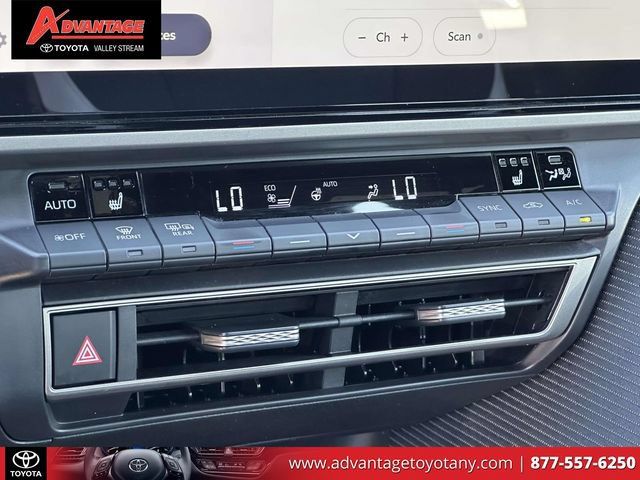 Used 2025 Toyota Camry SE w/ Multimedia Upgrade Package AWD/4WD image 35