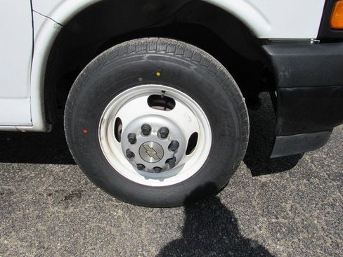 Used 2024 Chevrolet Express 3500 w/ Power Convenience Package RWD image 10