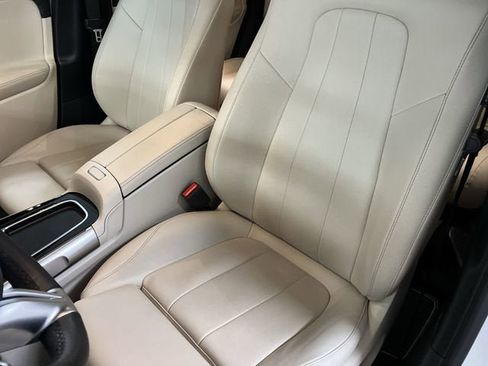 Used 2024 Mercedes-Benz GLB 250 4MATIC image 18
