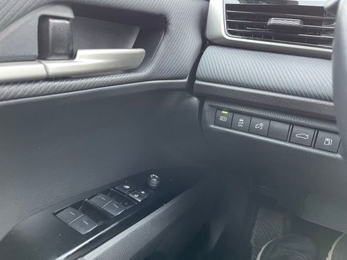 Used 2025 Toyota Camry SE image 10