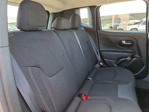 Used 2023 Jeep Renegade Altitude w/ Convenience Group I AWD/4WD image 17