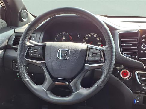 Used 2025 Honda Ridgeline Black Edition image 13