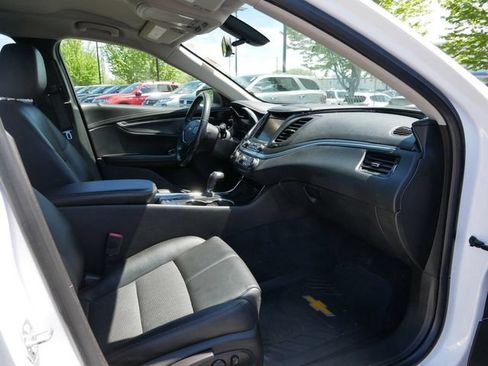 Used 2019 Chevrolet Impala LT FWD image 8