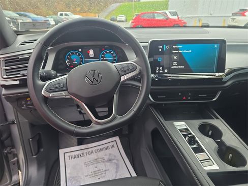 Used 2024 Volkswagen Atlas Cross Sport SE image 15