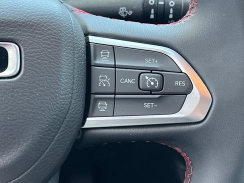 Used 2025 Jeep Compass Trailhawk AWD/4WD image 30