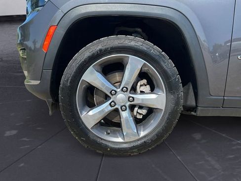 Used 2021 Jeep Grand Cherokee L Limited AWD/4WD image 14