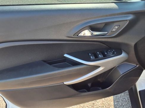 Used 2024 Chevrolet Trax RS w/ Driver Confidence Package image 23