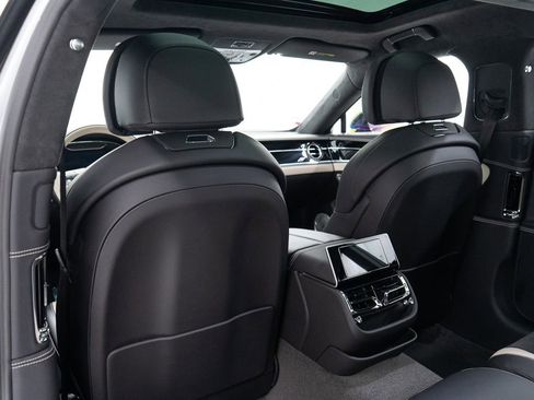 Certified 2023 Bentley Flying Spur Plug-In Hybrid AWD/4WD image 23
