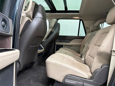 Used 2022 Lincoln Navigator L Reserve image 21