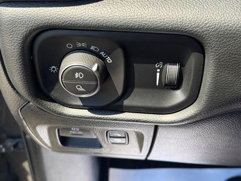 Used 2022 RAM 1500 Big Horn AWD/4WD image 27