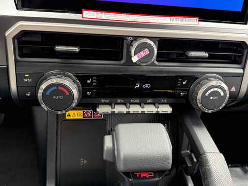 New 2026 Toyota 4Runner TRD Off-Road Premium AWD/4WD image 17