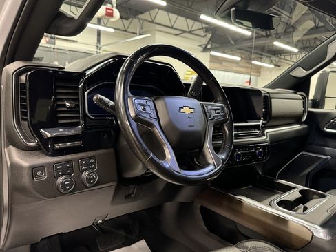 Used 2024 Chevrolet Silverado 2500 High Country w/ Technology Package AWD/4WD image 24