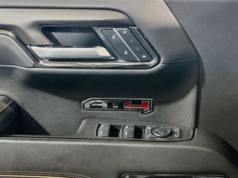 Used 2025 GMC Sierra 1500 AT4 w/ AT4 Premium Package AWD/4WD image 14