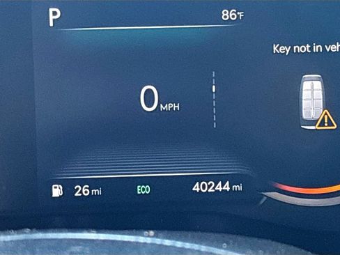 Used 2022 Genesis G70 3.3T RWD image 12
