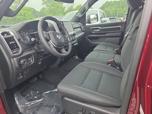 Used 2025 RAM 1500 Big Horn AWD/4WD image 3