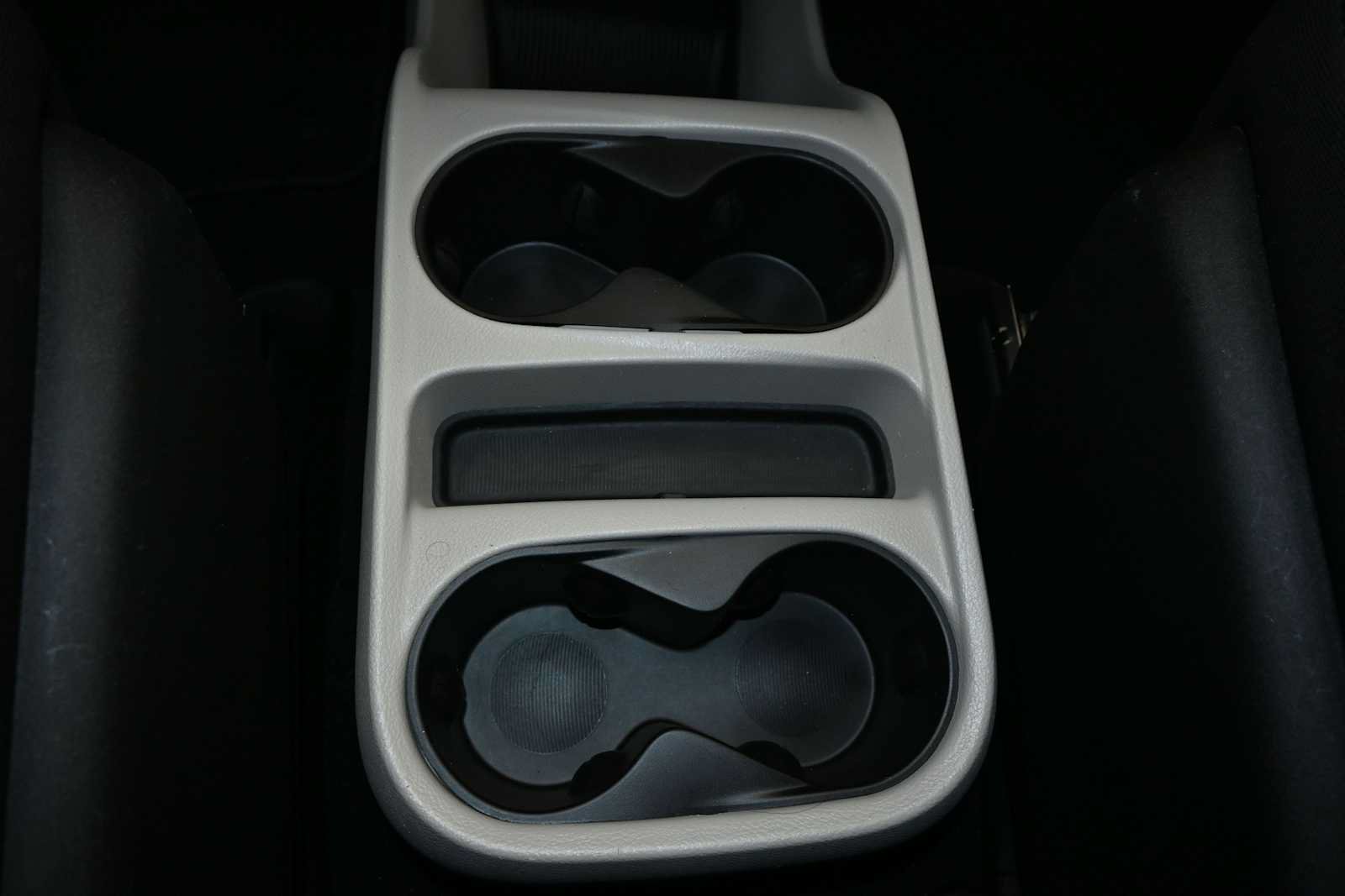 Used 2023 Chrysler Voyager LX FWD image 16