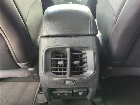 Used 2020 Jeep Cherokee Limited FWD image 15
