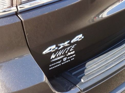 Used 2021 Jeep Grand Cherokee Laredo X image 9