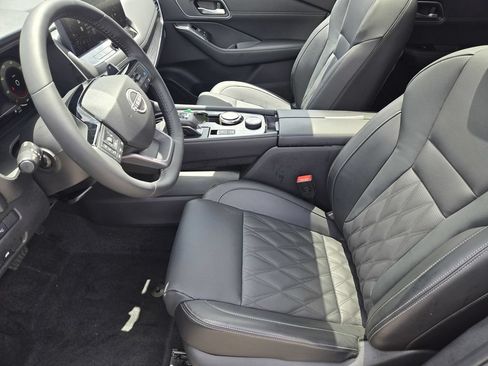 Certified 2026 Nissan Rogue Platinum w/ Platinum Premium Package AWD/4WD image 13