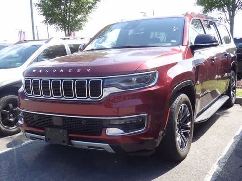Used 2024 Jeep Wagoneer L Series II w/ Flexible Seating Group AWD/4WD image 1