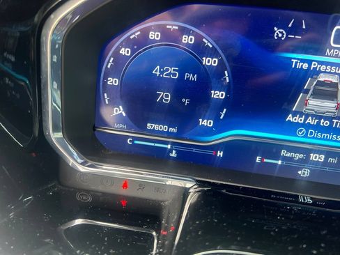 Used 2025 Chevrolet Silverado 1500 LT RWD image 8