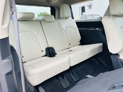 Used 2021 Ford Expedition Max Platinum AWD/4WD image 39