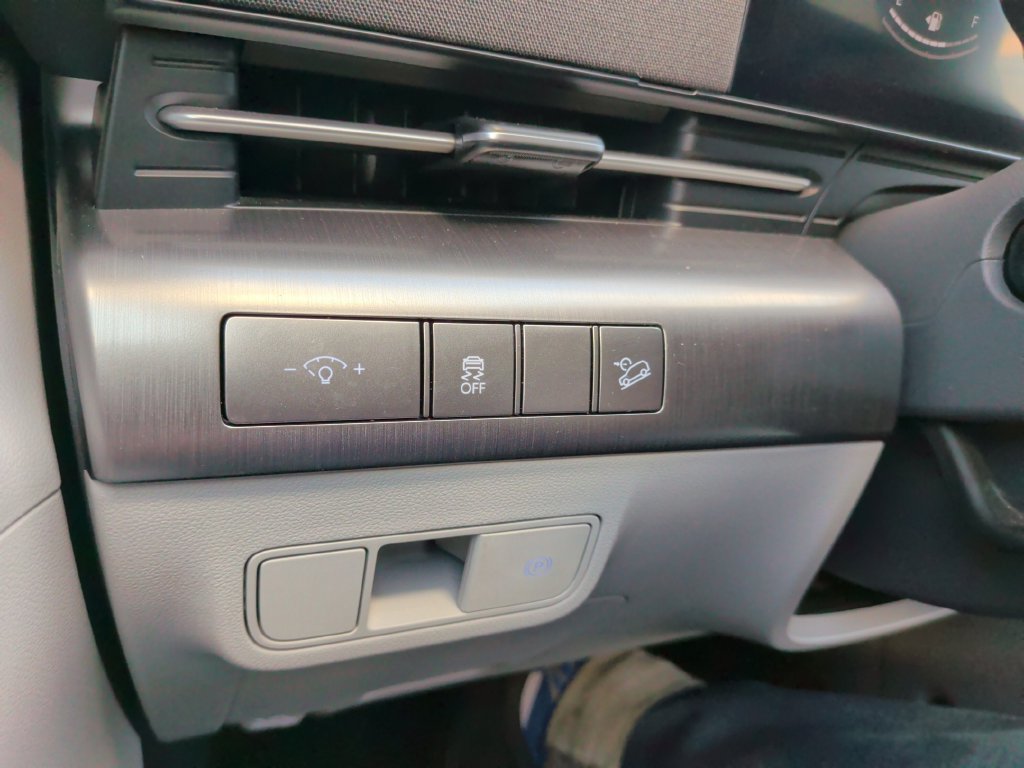 Used 2024 Hyundai Kona SEL AWD/4WD image 26