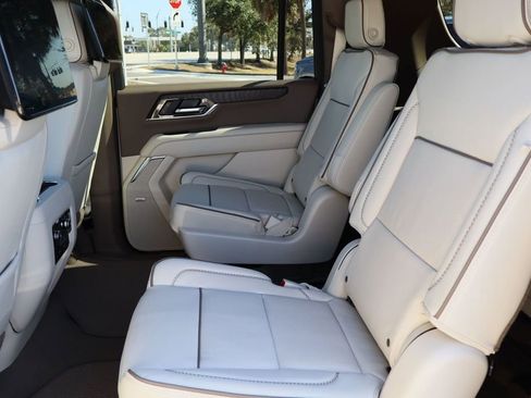 New 2026 GMC Yukon XL Denali w/ Denali Reserve Package image 22