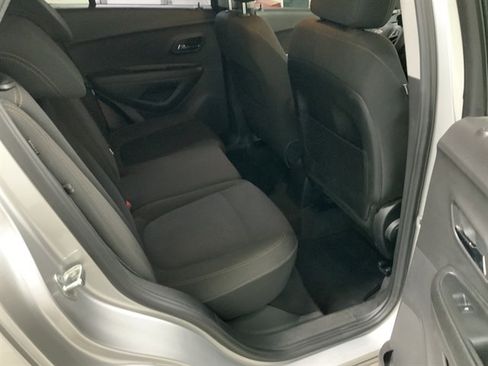 Used 2018 Chevrolet Trax LS w/ LPO, Cargo Package image 17